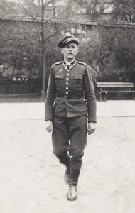 Tomasik in uniform